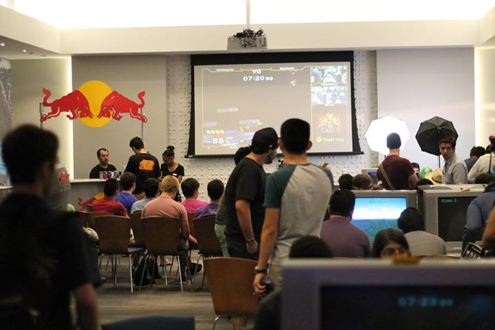 Smashers Competing in Kings of Cali 4 in Los Angeles, CA. (Photo by Edgar Cervantez)