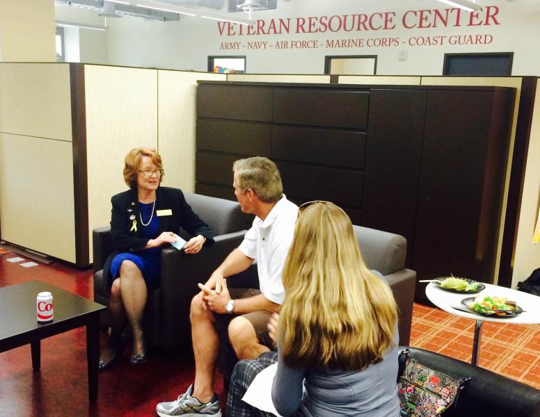 Veterans and visitors were invited to the Veterans Resource Center for a reception. (Danica Ceballos/Neon Tommy) Veterans and visitors were invited to the Veterans Resource Center for a reception. (Danica Ceballos/Neon Tommy)