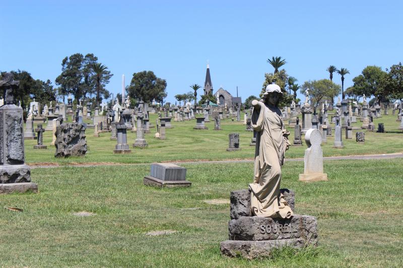 Calvary Cemetery, located in Los Angeles. (Jessica Harrington/Neon Tommy)