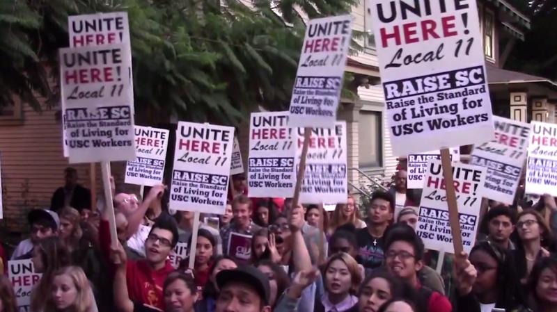 USC workers protest their wage and contracts. (Yingzhi Yang/Neon Tommy)