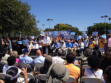 L.A. Mayor Eric Garcetti announces minimum wage hike plan on Labor Day at Martin Luther King, Jr. Park (Shuang Li/Neon Tommy)