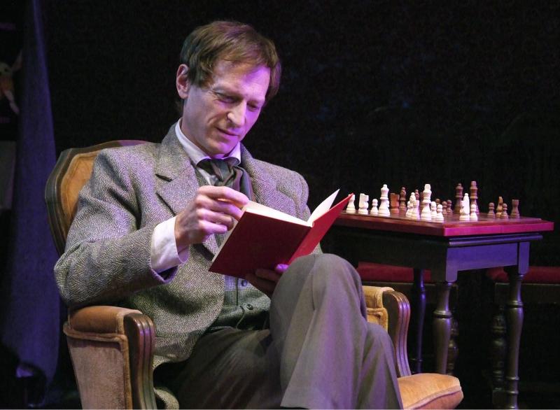 Charles Dodgson (Leo Marks) reads his diary (Photo by Ed Krieger) Charles Dodgson (Leo Marks) reads his diary (Photo by Ed Krieger)