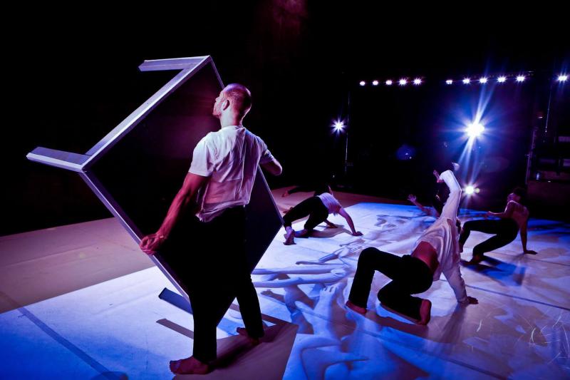 L.A. Contemporary Dance Company ensemble members in "Into the Fray" (Photo by Taso Papadakis)