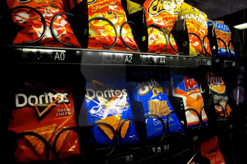 Vending machines offer quick (but often unhealthy) snacks to prevent hanger. (Photo by Hailey Sayegh)