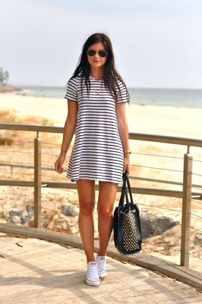 Striped t-shirt dress (@maggiefalchek/Pinterest)