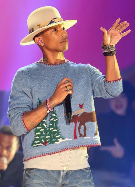 Who thought Pharrell would be wearing a Christmas sweater? (@MTVNews/Twitter)