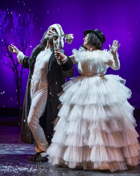 Geoff Elliott and Deborah Strang in "A Christmas Carol" (Photo by Craig Schwartz) Geoff Elliott and Deborah Strang in "A Christmas Carol" (Photo by Craig Schwartz)