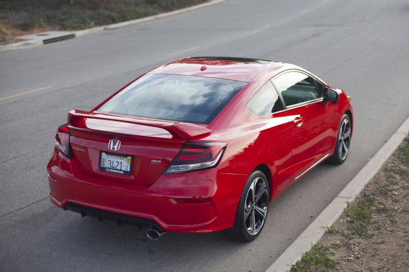 The Civic Si, pictured in Rallye Red (Amou "Joe" Seto/Neon Tommy)