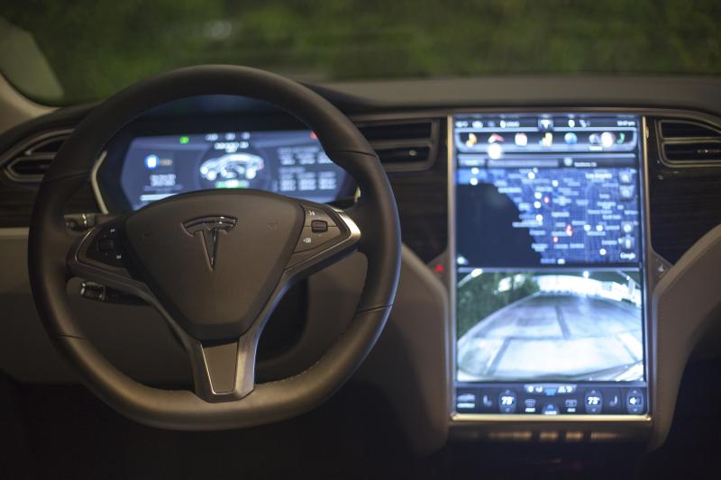 The Model S comes with two digital displays that display information right at your fingertips. (Amou "Joe" Seto/Neon Tommy)