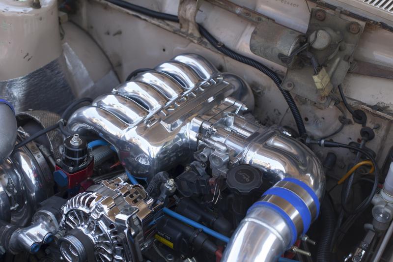 A Mazda 20B Rotary engine swapped into a Datsun (Amou "Joe" Seto/Neon Tommy)