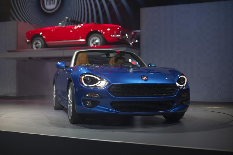 The Fiat 124 Spider, revealed (Amou "Joe" Seto/Neon Tommy)