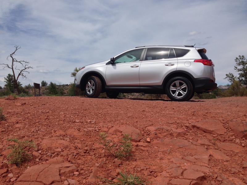 The RAV4's was able to pull itself up a small, rocky hill without any problems. (Amou "Joe" Seto/Neon Tommy)