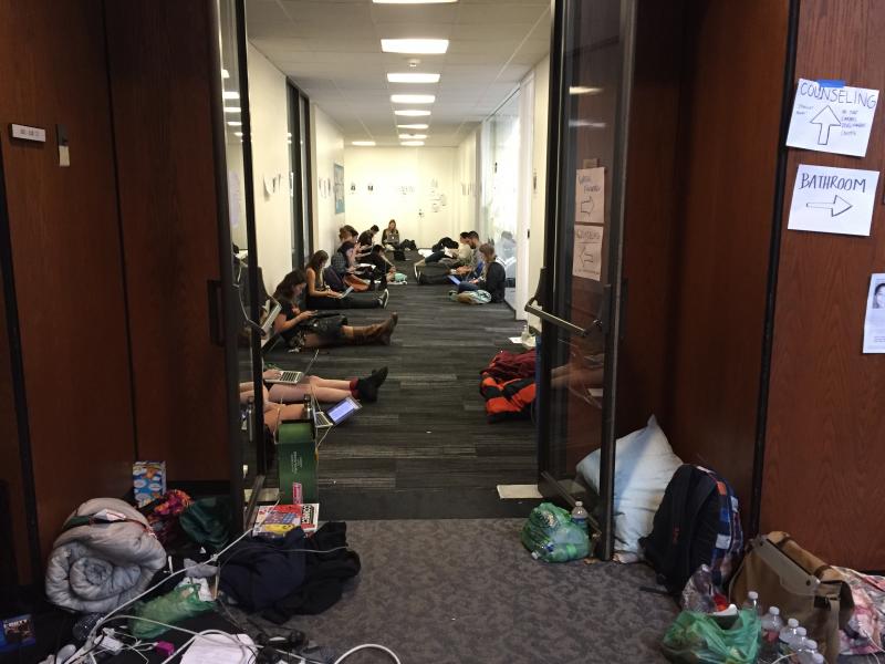 Students occupying the Arthur G. Coons building (Rasha Ali / Neon Tommy)