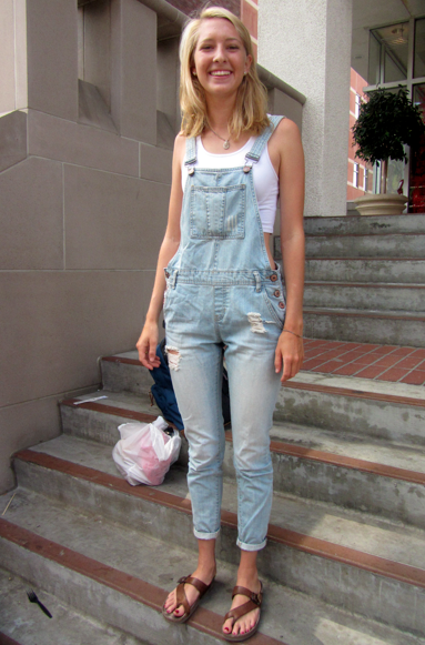 Mary Sherman, USC junior, styles her crop top with overalls. (Morgan Evans / Neon Tommy)