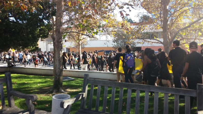 Claremont College students at the #MillionStudentMarch. (Marianna Heckendorn)