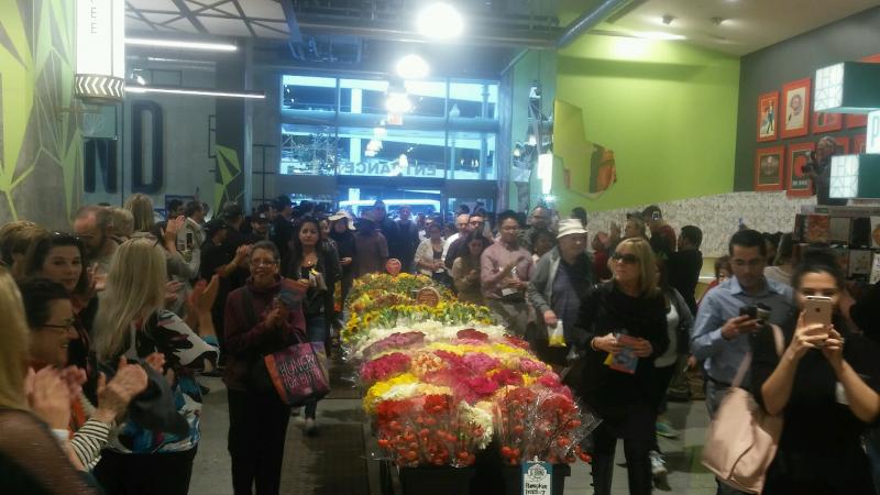 Customers enter Whole Foods for the first time. (Lamarco McClendon/Neon Tommy)