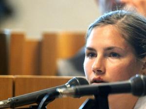 Amanda Knox in court (creative commons)