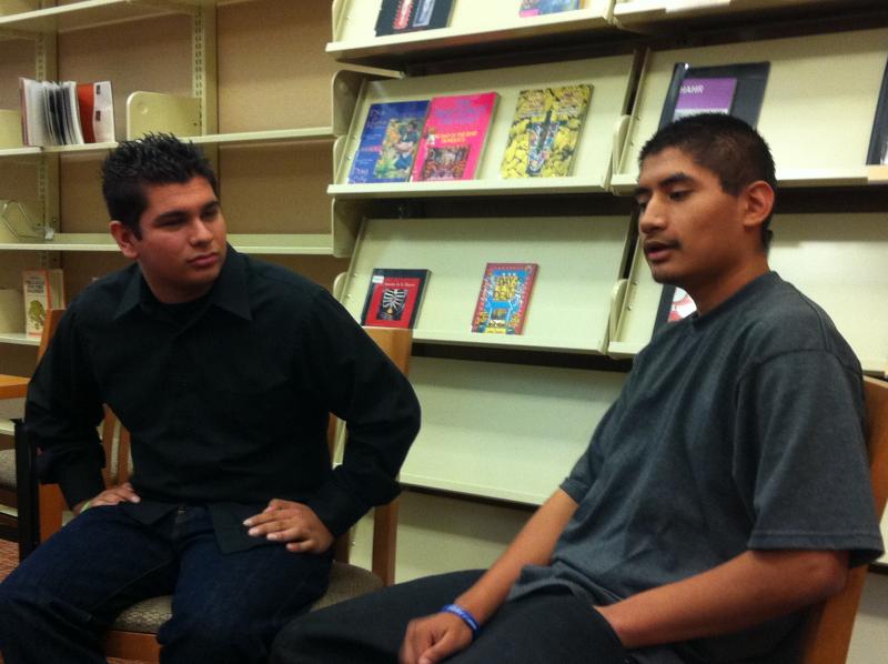 Drake Rodriguez(Left) is interviewing a student. (Shako Liu)