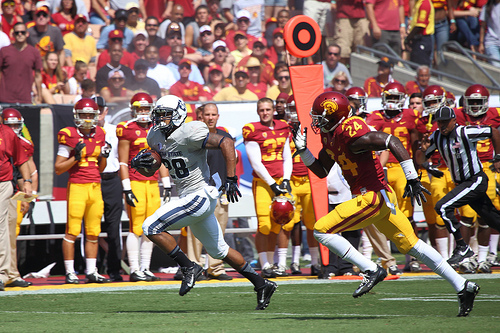 Besides a 55-yard dash by Utah State's Joey DeMartino, USC's defense mostly cracked down on the potent Aggies. (Matt Woo/Neon Tommy) Besides a 55-yard dash by Utah State's Joey DeMartino, USC's defense mostly cracked down on the potent Aggies. (Matt Woo/Neon Tommy)