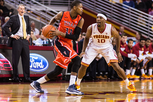 USC's two point guards combined for 21 points and 10 assists Tuesday night. (Charles Magovern/Neon Tommy)