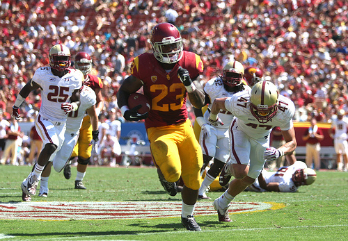 Tre Madden ran for over 100 yards for the third straight week, the first USC back to open the season on such a run since Marcus Allen in 1981. (Kevin Tsukii/Neon Tommy)