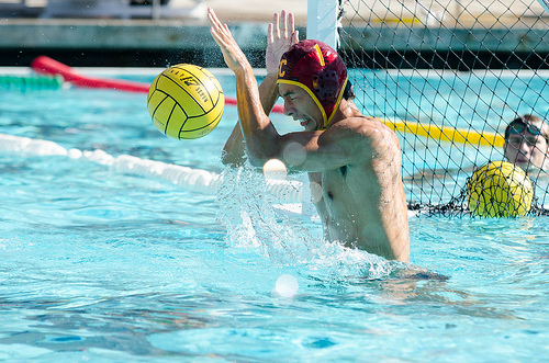 USC goalie Clark Barry blocks a shot on goal (Benjamin Dunn/Neon Tommy).