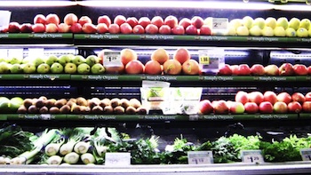 High quality produce available at Ralphs stores located in higher-income neighborhoods. (Meryl Hawk)