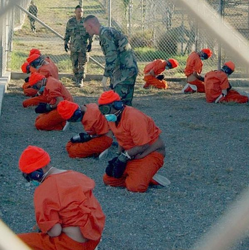 Prisoners at the Guantanamo Bay detention facility (Flickr/AslanMedia)