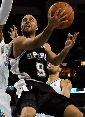 Can Spurs guard Tony Parker get into the paint against shot-blocking specialist Serge Ibaka? (interbasket/Creative Commons)