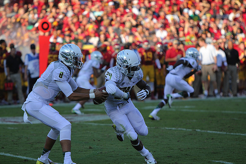 Marcus Mariota and the Ducks are flying high as #2 in the nation. (Scott Enyeart/Neon Tommy)