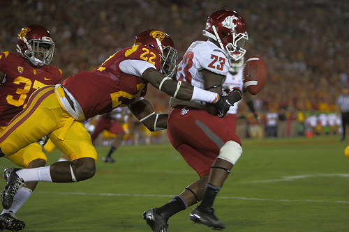 USC's defense has been dominant, but the Trojans stumbled against Washington State. (Matt Woo/Neon Tommy)