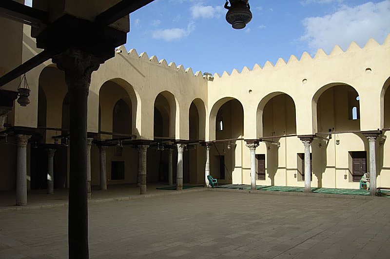 A court in Minya, Egypt sentenced 529 Morsi supporters to death for attacking and killing police in a riot last summer. 