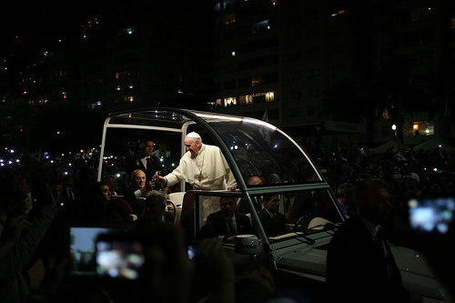 Pope Francis among the people of Rio De Janeiro (Boston Catholic/ Flickr)