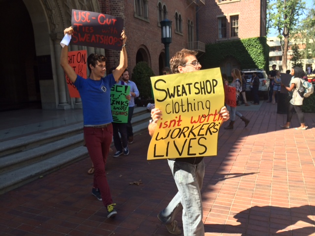 USC students protest outside of the president's office Tuesday for workers' rights. (Heather Navarro)