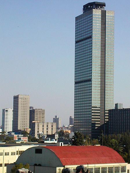 At least 30 people are still trapped inside the Pemex headquarters. (Torre Pemex, Creative Commons)