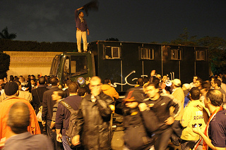 Crowds outside the Presidential Palace gather in protest (Gigi Ibrahim/Creative Commons).