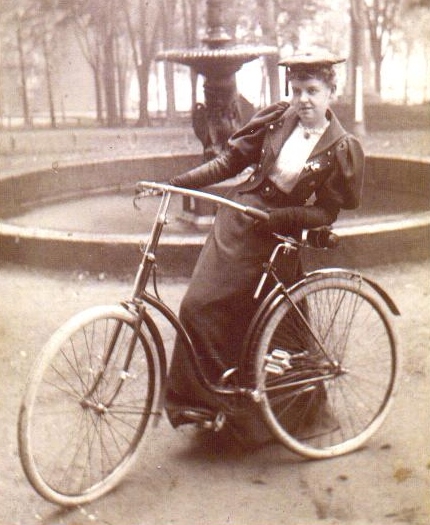 "I stand and rejoice every time I see a woman ride by on a wheel… the picture of free, untrammeled womanhood.” (Mwanner, Wikimedia Commons) "I stand and rejoice every time I see a woman ride by on a wheel… the picture of free, untrammeled womanhood.” (Mwanner, Wikimedia Commons)