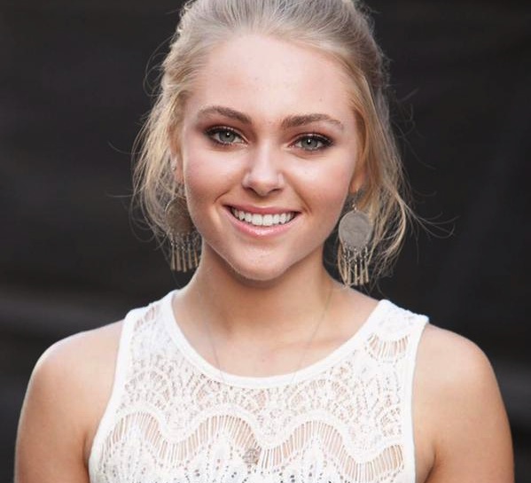 With extensions, AnnaSophia Robb could be Rapunzel (Twitter/@Beatlesbaby8).