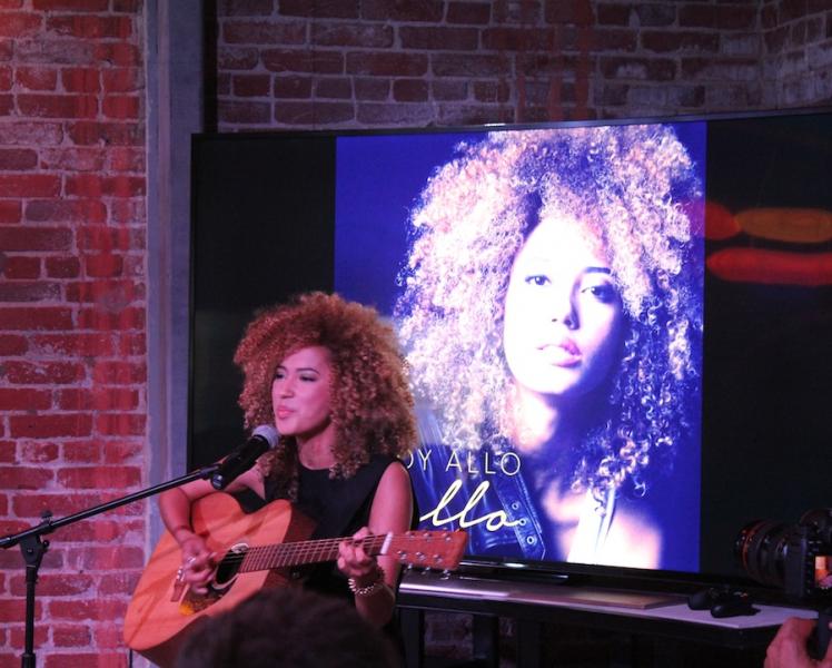 Andy Allo performing at the Microsoft Lounge (Michelle Tak/Neon Tommy).