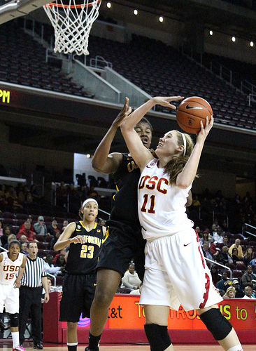 USC's Cassie Harberts recorded her second double-double of the season against Pepperdine (Shotgun Spratling/Neon Tommy).