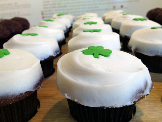 Cupcakeries like Sprinkles are featuring special treats for St. Patrick's Day (Kelli Shiroma / Neon Tommy).