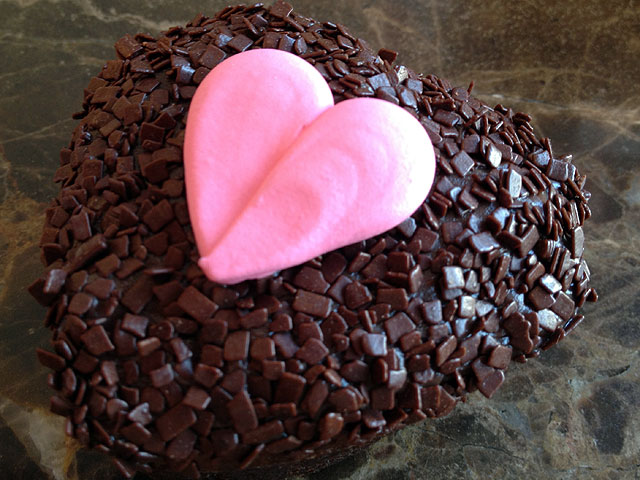 These heart-shaped brownies are the perfect Valentine’s Day indulgence (Kelli Shiroma / Neon Tommy). 