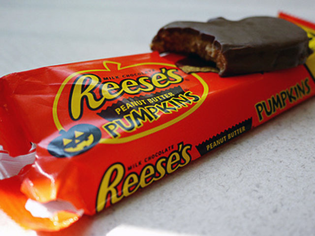 Reese’s Peanut Butter Pumpkins have no pumpkin flavor, but are still fun to eat (cherrylet / Flickr).