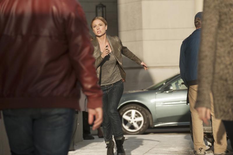 Revenge' Season 3 Winter Finale Recap — Emily Sleeps With Conrad – TVLine