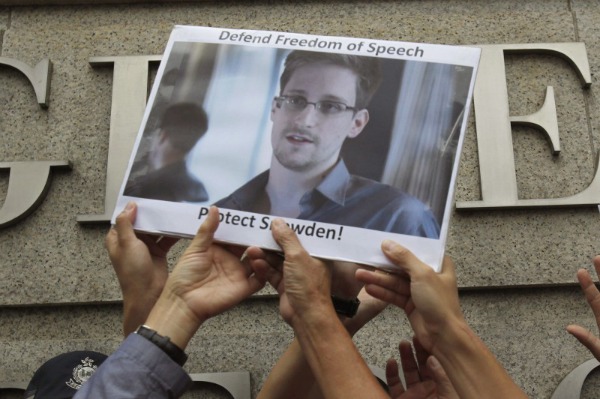Edward Snowden Rally | HolaGeek