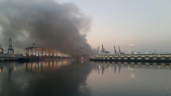 The fire at Port of L.A. is reportedly under control, but the hazardous smoke is raising hetitleh concerns in the area (Twitter/@NBCLA) The fire at Port of L.A. is reportedly under control, but the hazardous smoke is raising health concerns in the area (Twitter/@NBCLA)