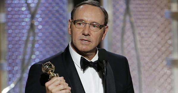 Eighth time's the charm for Kevin Spacey, who finally won a Globe for his role on "House of Cards." (@POPSUGAREnt / Twitter)