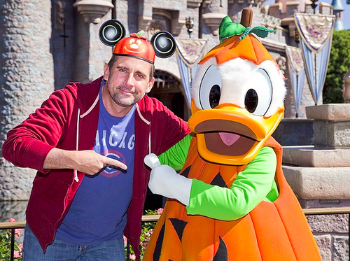 Steve Carell posing with Donald Duck (Tumblr)