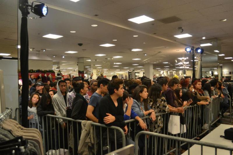 Crowds packed Macy's capacity