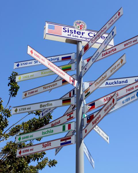 Los Angeles and St. Petersburg are sister cities (Prayitno via Flickr)